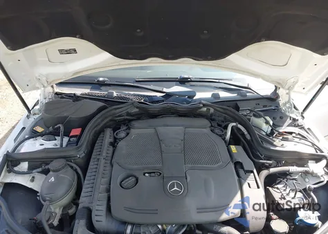 2013 Mercedes-Benz C 300 Luxury 4Matic/Sport 4Matic z USA, uszkodzony, nr VIN WDDGF8AB9DR288037